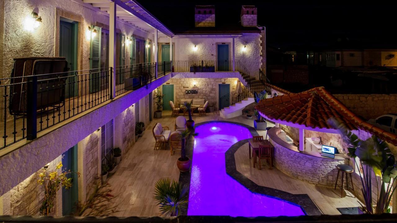 Bed & Breakfast Avlu Boutique Alacati